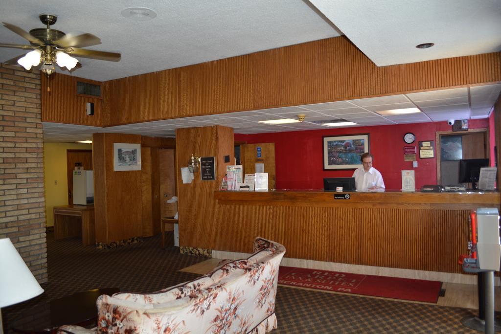 Red Carpet Inn And Suites Scranton Eksteriør bilde